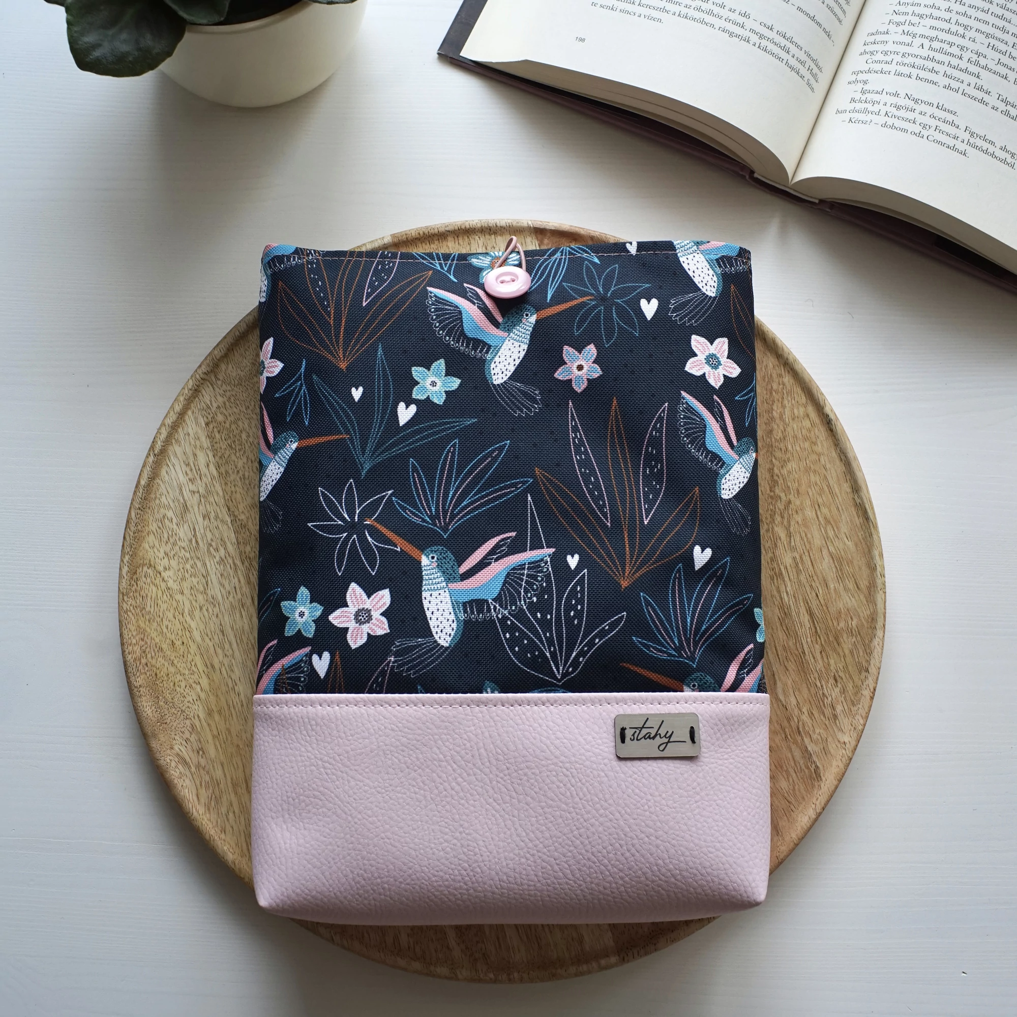 "Kolibri" könyvtok